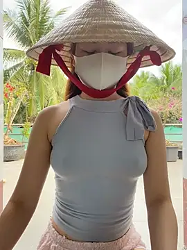 BabyThree  online show from January 10, 2026, 7:25 am