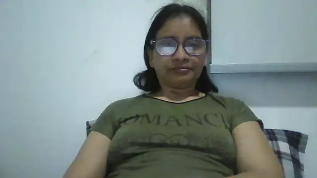 titssmall123 online show from September 28, 2025, 11:01 pm