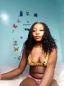 laetitia  online show from March 10, 2025, 8:45 pm