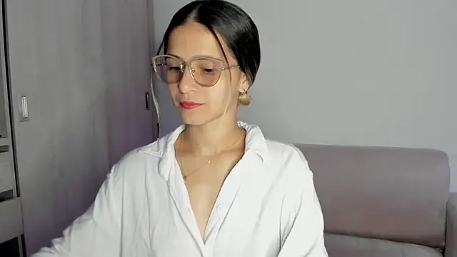 Snapshot of Lilacutte_ chatting on February 9, 2025, 7:26 am Lilacutte online show from February 9, 2025, 7:26 am