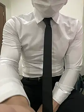 harrylouis1357 online show from December 18, 2024, 1:45 pm