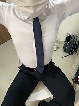 harrylouis1357 online show from December 28, 2024, 9:42 am