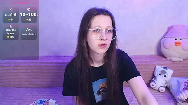 ur kitty   online show from February 20, 2026, 1:02 pm