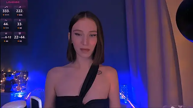 ellaamber online show from February 10, 2025, 10:09 pm