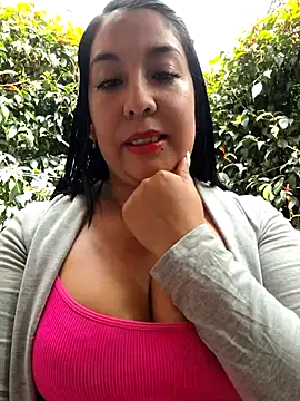 Bella keny online show from November 18, 2025, 7:06 pm