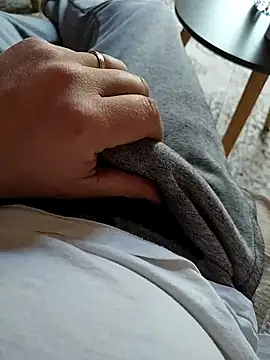 A man in public online show from December 18, 2025, 2:10 pm