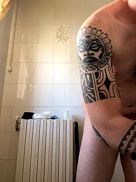 iltoscano95 online show from October 4, 2025, 12:07 pm