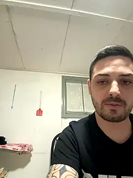 iltoscano95 online show from October 14, 2025, 7:25 pm