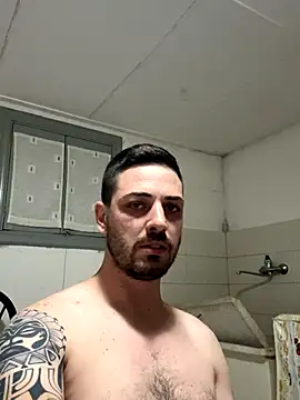 iltoscano95 online show from October 10, 2025, 6:42 pm