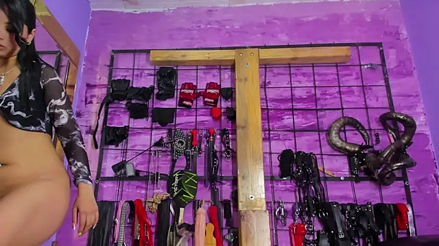 alexia aitanaa  online show from February 8, 2026, 6:38 pm