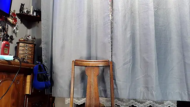 Snapshot of Genevieve143 chatting on February 22, 2026, 2:25 am Genevieve143 online show from February 22, 2026, 2:25 am