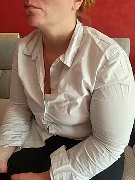 Snapshot of cruellaculdenfer67 chatting on October 15, 2025, 12:24 pm cruellaculdenfer67 online show from October 15, 2025, 12:24 pm