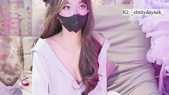 Snapshot of Anytoly chatting on October 24, 2025, 9:19 am Anytoly online show from October 24, 2025, 9:19 am