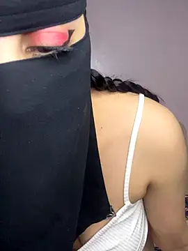 Snapshot of Jumanaa chatting on November 22, 2025, 8:51 pm Jumanaa online show from November 22, 2025, 8:51 pm