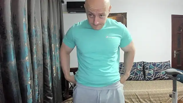 xxxWildxThoughtsxxx online show from October 8, 2025, 9:15 pm