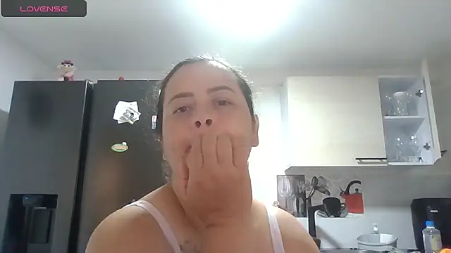 saramartinez1000 online show from June 3, 2026, 2:18 pm