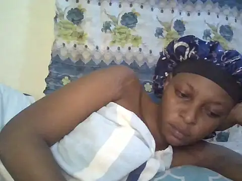 Snapshot of Midnight_Clique_ chatting on November 2, 2025, 9:31 pm Midnight Clique online show from November 2, 2025, 9:31 pm