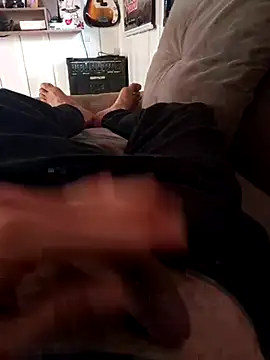 Din0071 online show from November 12, 2025, 4:22 pm