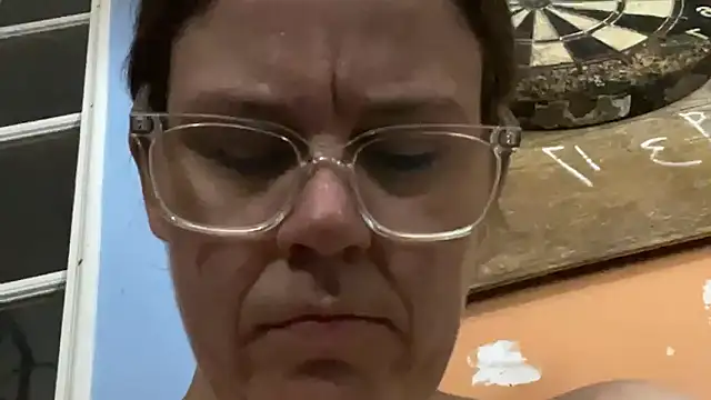 velvetta  online show from September 9, 2025, 5:17 am