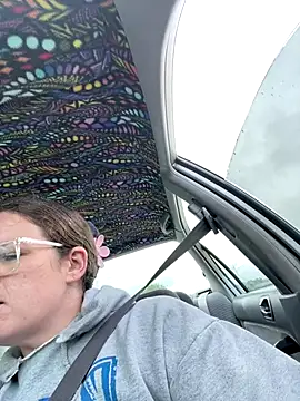 velvetta  online show from September 17, 2025, 7:27 pm