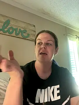 velvetta  online show from September 13, 2025, 3:12 pm