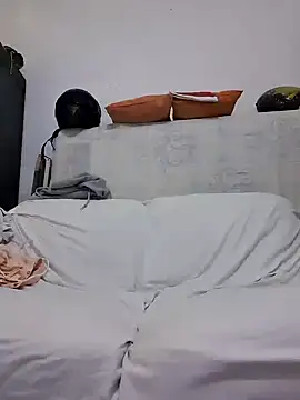 josehot151515 online show from January 4, 2025, 4:12 am