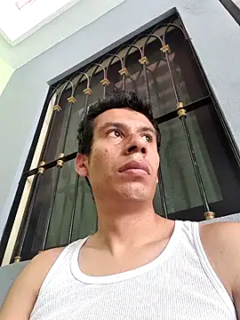 josehot151515 online show from October 29, 2025, 5:56 pm