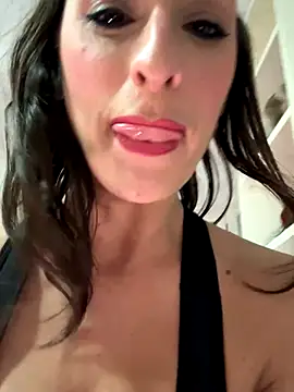 AthenaStar online show from January 7, 2026, 11:21 pm