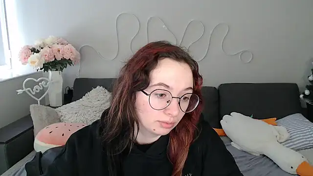 Mini Diva online show from February 28, 2026, 9:09 am