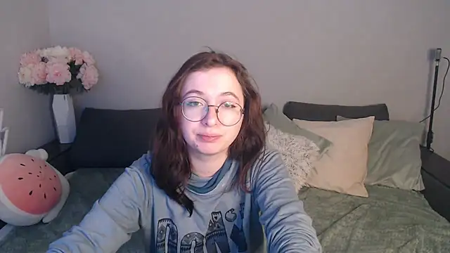 Snapshot of Mini_Diva chatting on March 16, 2025, 9:05 am Mini Diva online show from March 16, 2025, 9:05 am