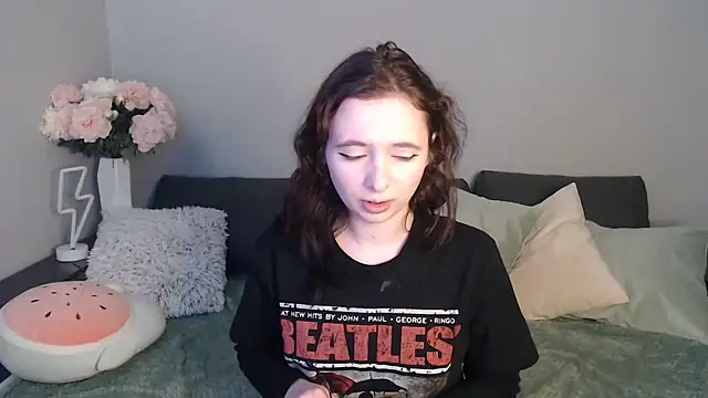 Snapshot of Mini_Diva chatting on February 2, 2025, 9:07 am Mini Diva online show from February 2, 2025, 9:07 am