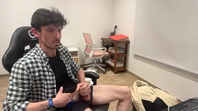 nicolaaaaas online show from October 8, 2025, 6:26 am