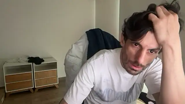 nicolaaaaas online show from October 12, 2025, 5:25 pm