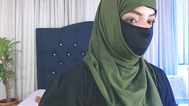 Uzra hayed online show from February 18, 2025, 10:36 pm