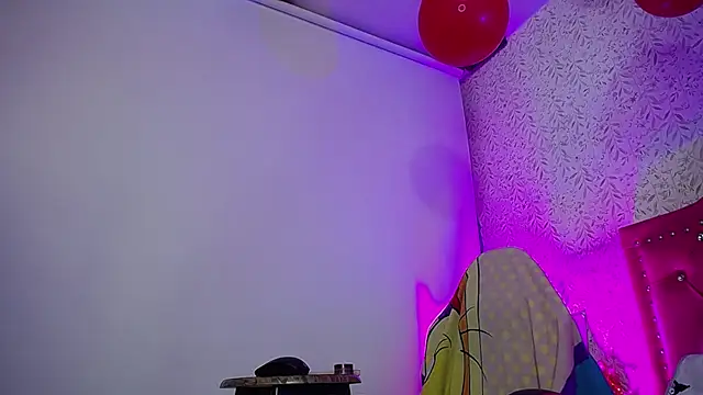 luly pink online show from February 20, 2026, 3:03 am