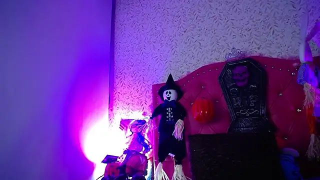 luly pink online show from October 24, 2025, 10:09 pm