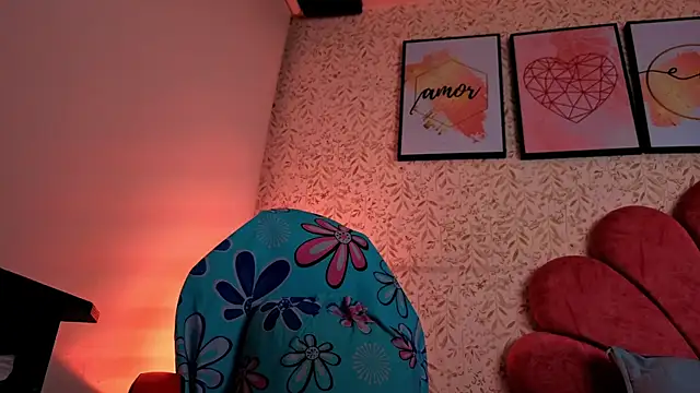 Snapshot of luly_pink chatting on June 25, 2026, 4:10 am luly pink online show from June 25, 2026, 4:10 am