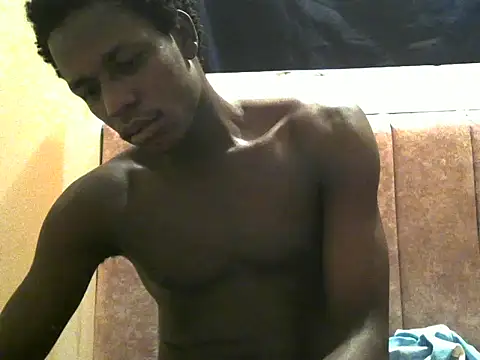 Bigras0011 online show from June 17, 2026, 11:14 pm