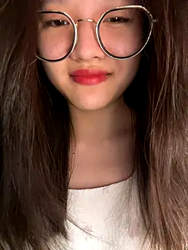 Krixxi22 online show from October 8, 2025, 2:07 pm