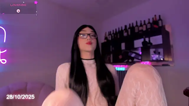 Bonnie Luxury online show from October 28, 2025, 9:36 pm