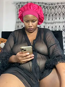 Snapshot of MimiCurves chatting on April 22, 2026, 8:43 am MimiCurves online show from April 22, 2026, 8:43 am