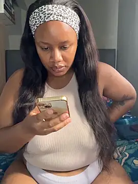 MimiCurves online show from February 15, 2026, 11:42 am