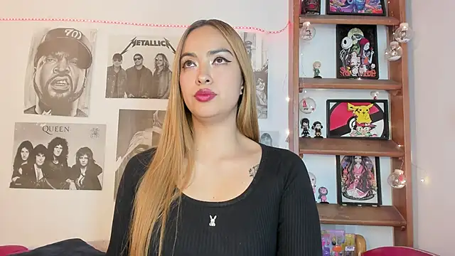 Snapshot of Meowlody chatting on November 8, 2025, 11:08 pm Meowlody online show from November 8, 2025, 11:08 pm