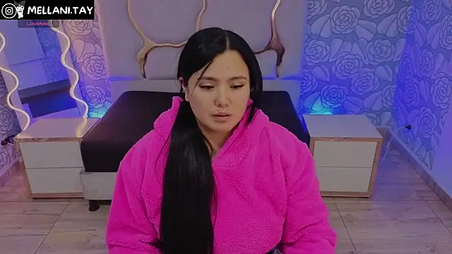 Mellani tay online show from November 9, 2025, 3:32 am