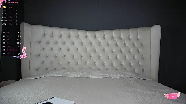 Snapshot of nichole_bree_ chatting on March 6, 2025, 11:36 am nichole bree online show from March 6, 2025, 11:36 am