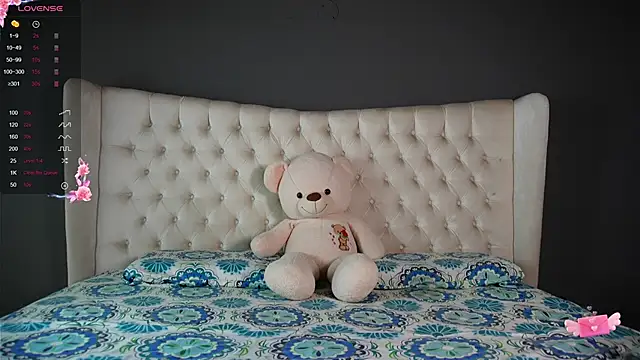 Snapshot of nichole_bree_ chatting on March 10, 2025, 7:18 pm nichole bree online show from March 10, 2025, 7:18 pm