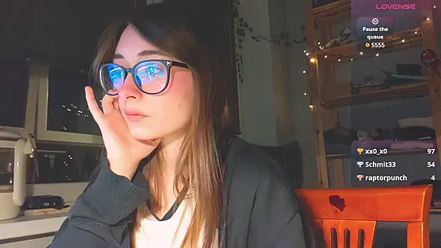 monlight  dana online show from February 15, 2026, 7:02 pm