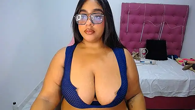 Snapshot of Mady_Kolemam chatting on July 8, 2026, 1:52 am Mady Kolemam online show from July 8, 2026, 1:52 am