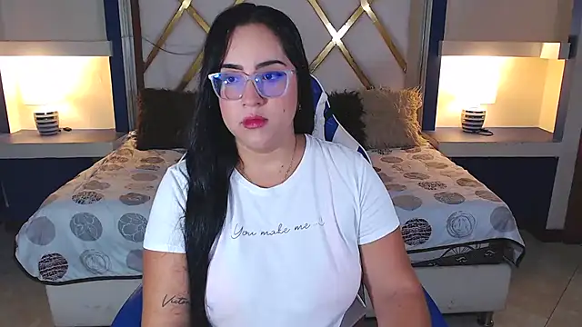 Sofiia davis23 online show from February 13, 2025, 1:15 pm