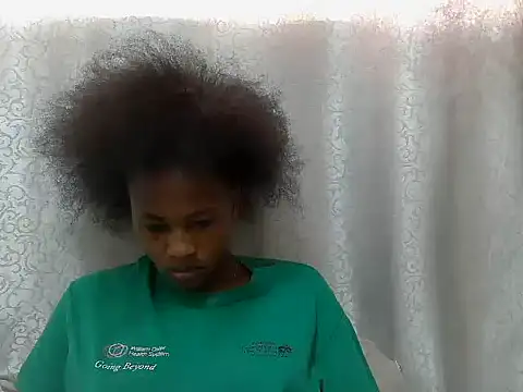 Snapshot of tinabestdoll chatting on November 10, 2025, 12:43 pm tinabestdoll online show from November 10, 2025, 12:43 pm